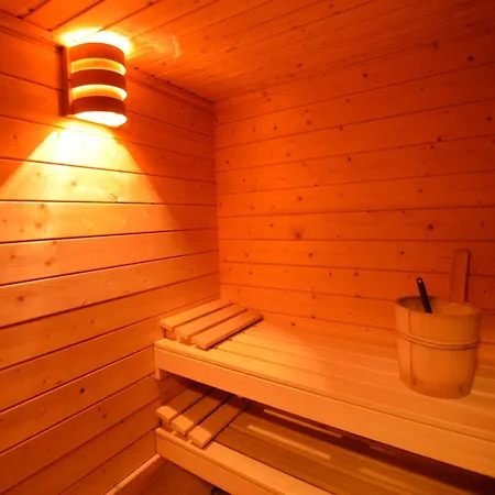 Delightful In Sourbrodt With Swimming Pool, Terrace 와이메스